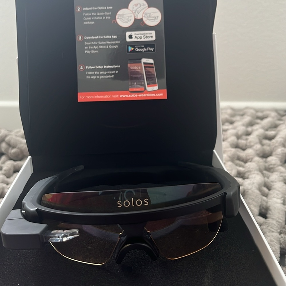 Solos smart glasses with Bluetooth (NOT AR GLASSES)